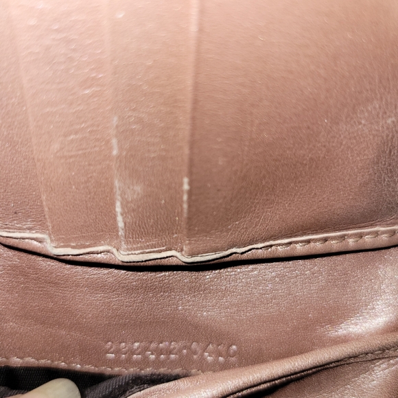 FINAL PRICE GUCCI Wallet In Champagne Color Read Description - Picture 11 of 15